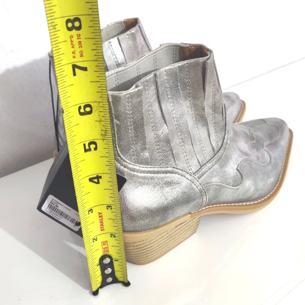 Forever 21 Faux Leather Pointed Toe Booties‎ Size 8